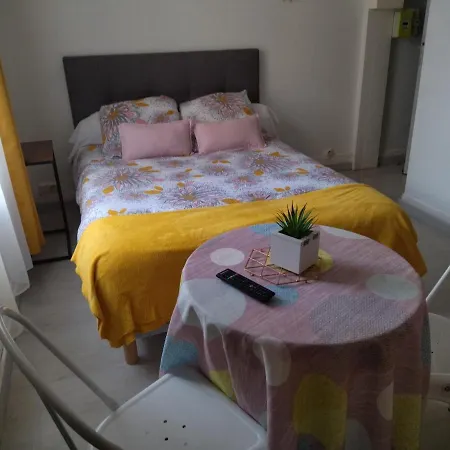 Apartment Mirabeau Les Halles 15m2 Climatisation *